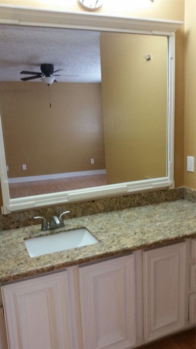 Photo - 10927 Wilkenburg Dr