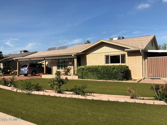 Building Photo - 2050 E Dunbar Dr Rental