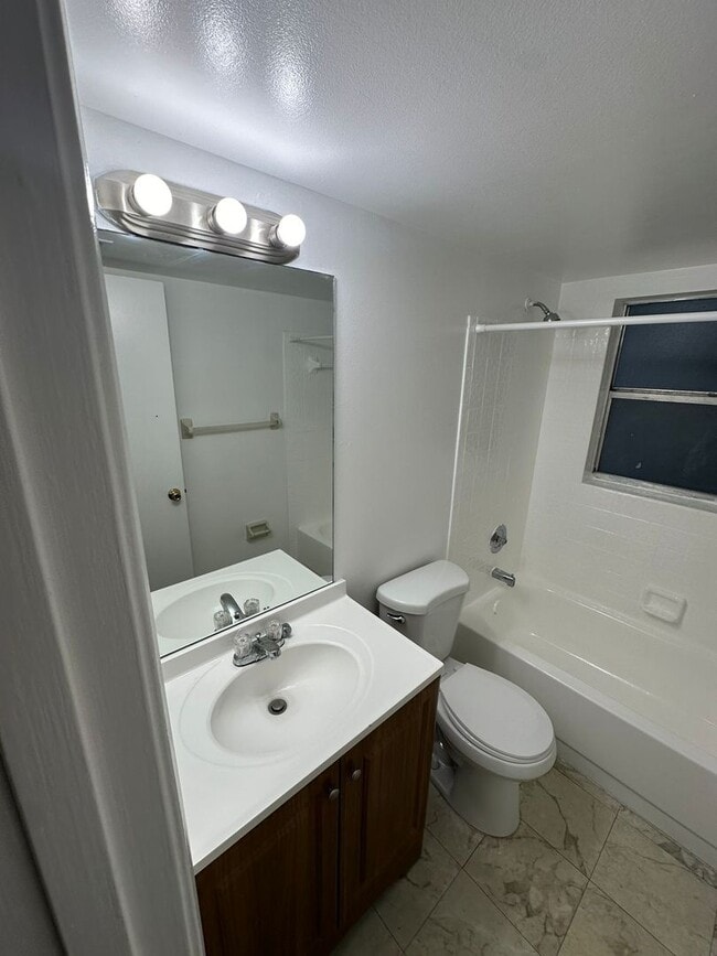 Photo - Beautiful 2/2 Unit at Lakewood Village at ...