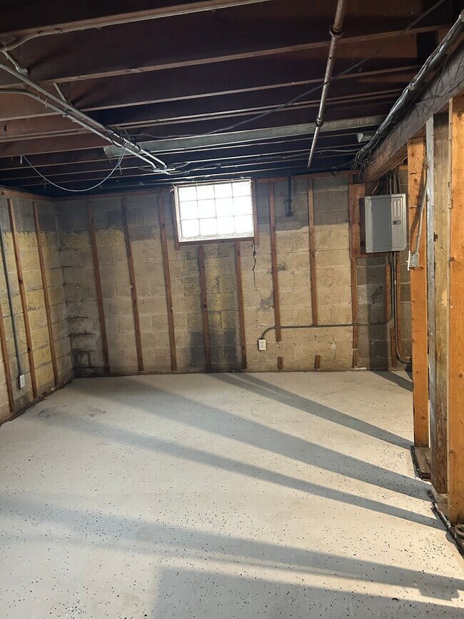 Photo - COZY HOME LOCATED CLOSE TO EVERYTHING!