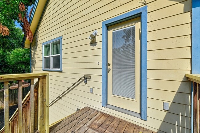 Photo - 4527 Avenue B Unit B