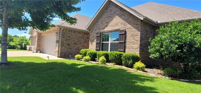 Photo - 5810 W Cane Hill Dr