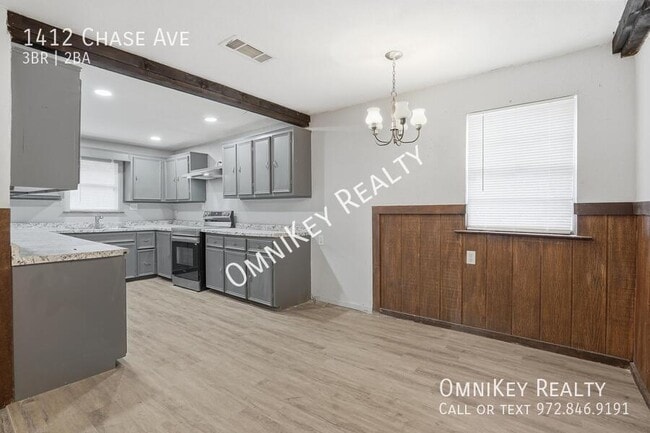 Photo - 1412 Chase Ave