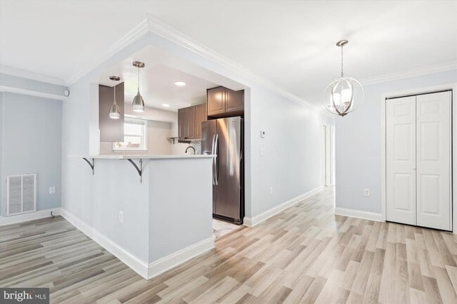 Photo - 5909 Quantrell Ave Unidad 203