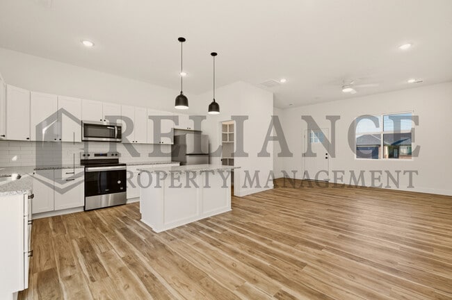 Photo - 713 Elmwood St