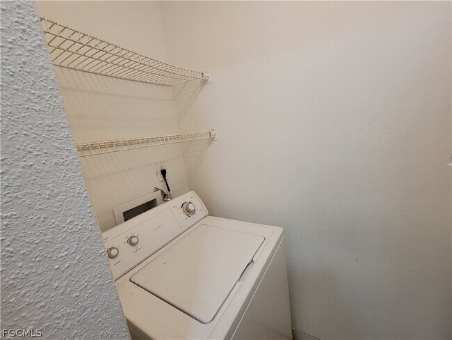 Photo - 2937 Winkler Ave Unit 1222