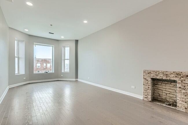 Photo - 5932 S Prairie Ave Unit 3