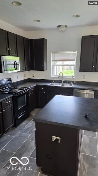 Photo - 15098 Royal Grove Dr
