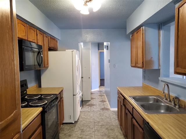 Photo - 3320 Green Ridge St