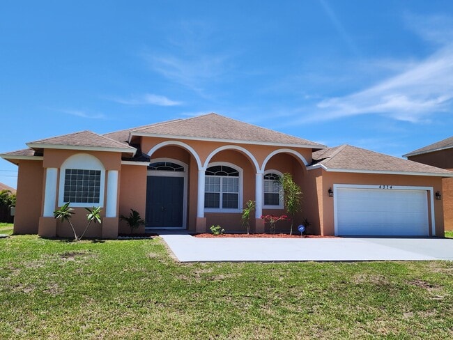 Photo - 4374 SW Savona Blvd