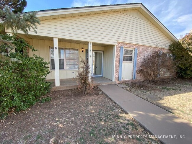 Photo - 1001 Itasca St