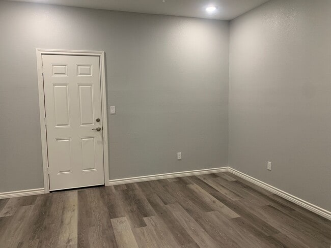 Photo - Brand New 1-Bedroom Apartment in the Heart of Lindale! Unidad Mulberry Apartments -1