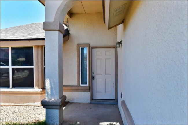 Photo - 804 Margarita St