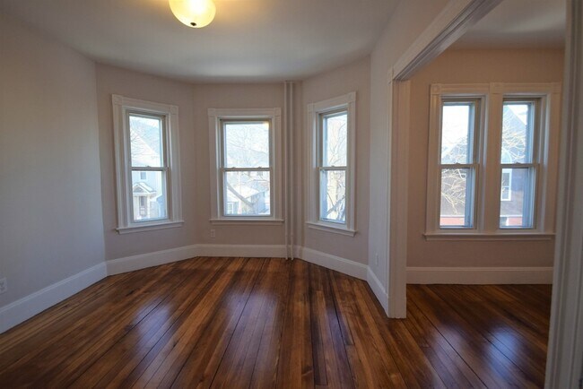 Photo - 755 Saratoga St Unit 2