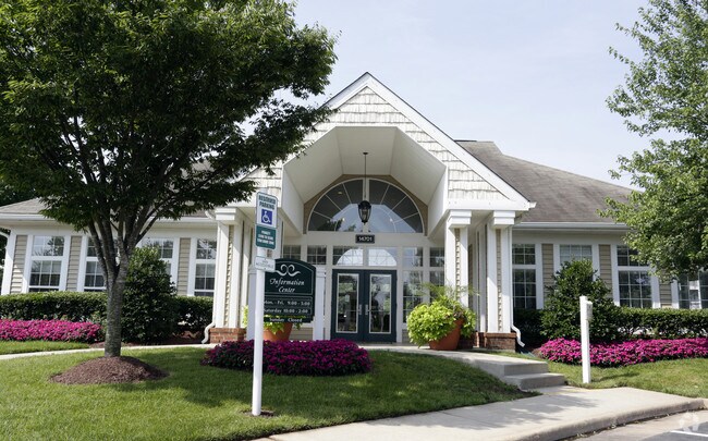 Somerset Pointe Apartments