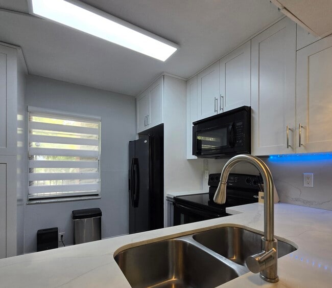 Photo - 10501 W Broward Blvd Unidad 302