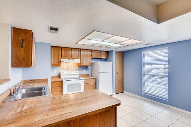 Photo - 2 Bedroom CONDO at a GREAT PRICE! Unidad 89