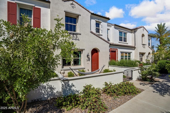 Photo - 2477 W Market Pl Townhome