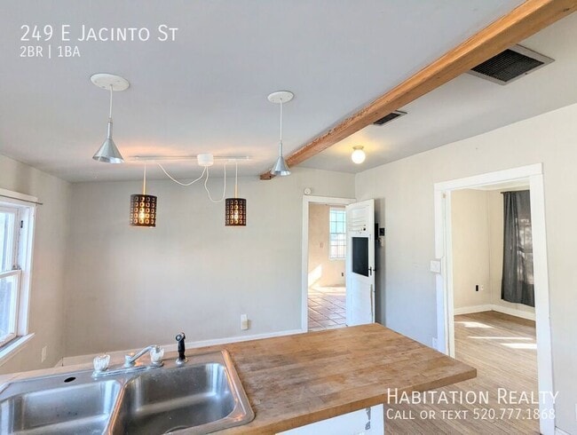 Photo - 249 E Jacinto St