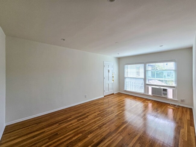 Photo - Charming Studio - Prime Los Feliz Location! Unidad 4635 #3