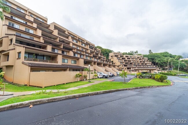 Building Photo - KANEOHE BAY PARTIALLY FURNISHED 3BR 2BA w/... Rental