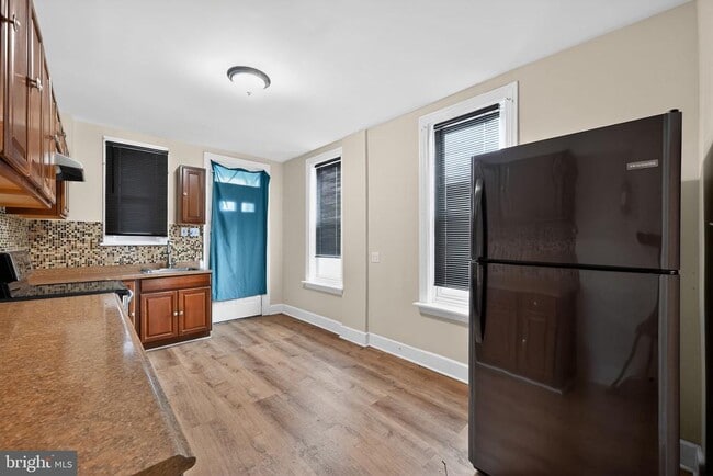 Photo - 652 Emerald St