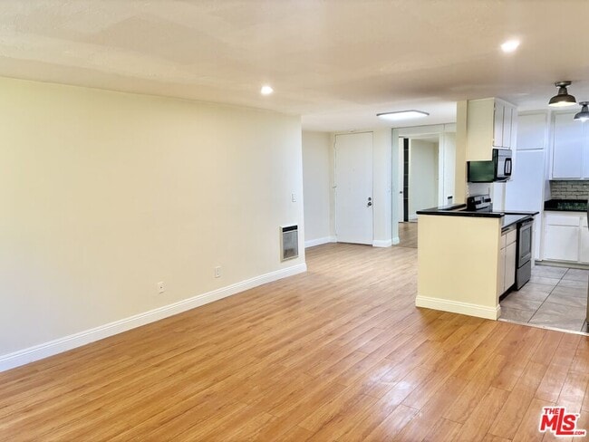 Photo - 6526 Ocean Crest Dr Unit 102