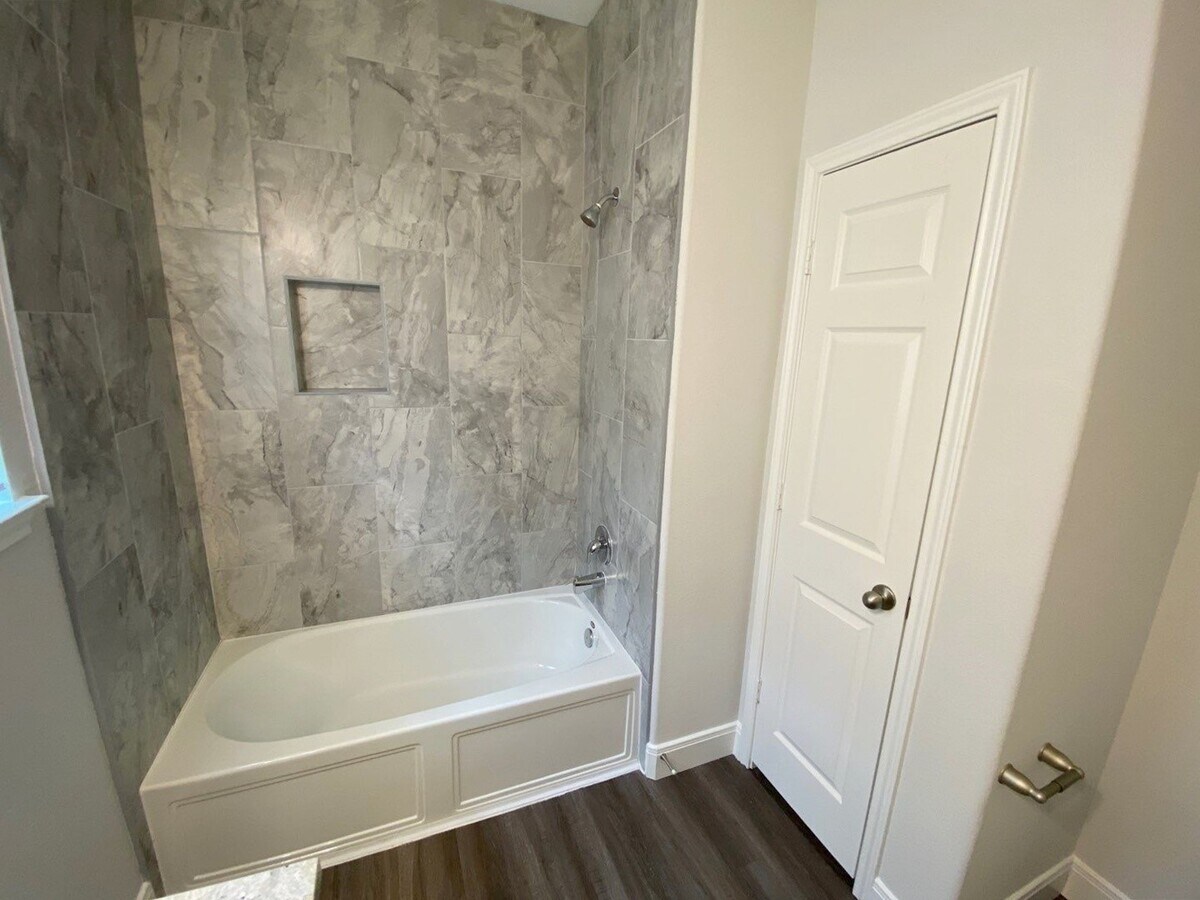 Photo - 8214 Parker Rd