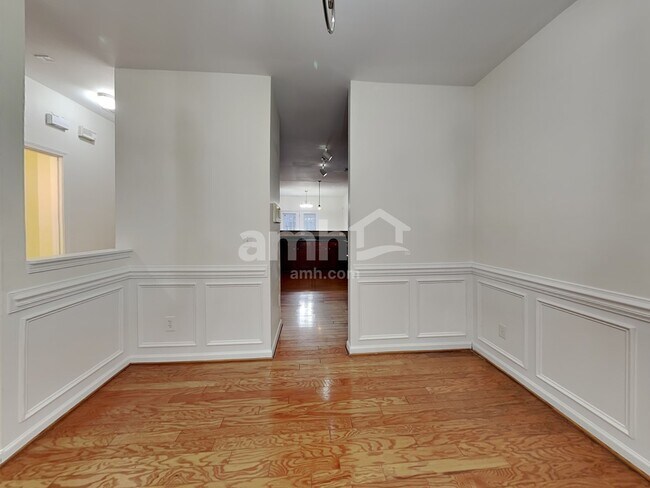 Photo - 10 Oakville Ct