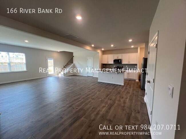Photo - 166 River Bank Rd