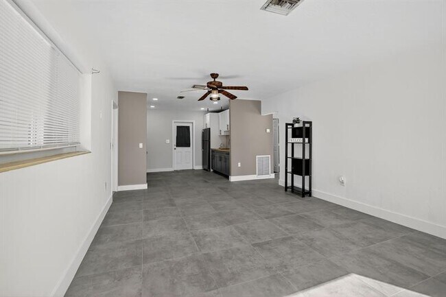 Photo - 642 SW 11th St