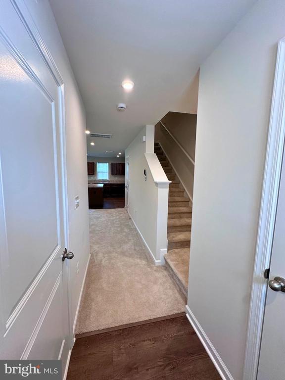 Building Photo - 2565 Laurel Pk Dr