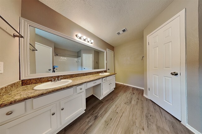 Building Photo - 9906 Dornoch Dr