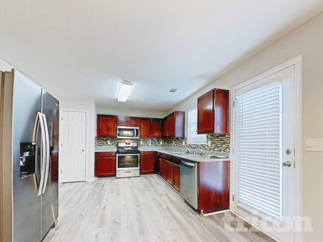 Photo - 6936 Foxmoor Way