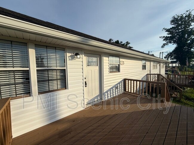 Building Photo - 8810 Great Family Trl