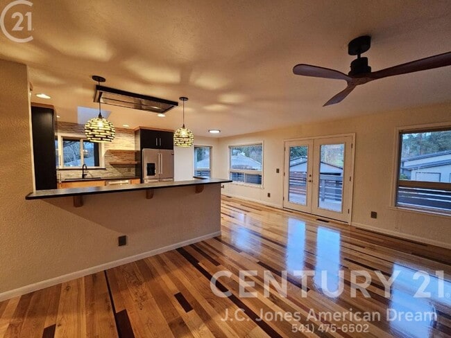 Photo - Prime Southern Oregon Location for the Outdoor Enthusiast