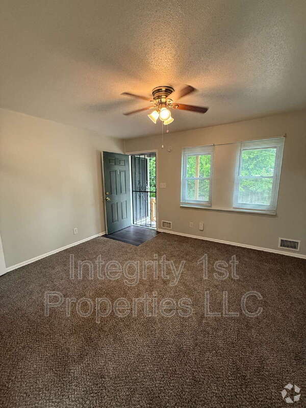 Building Photo - 5613 E 28th St Rental