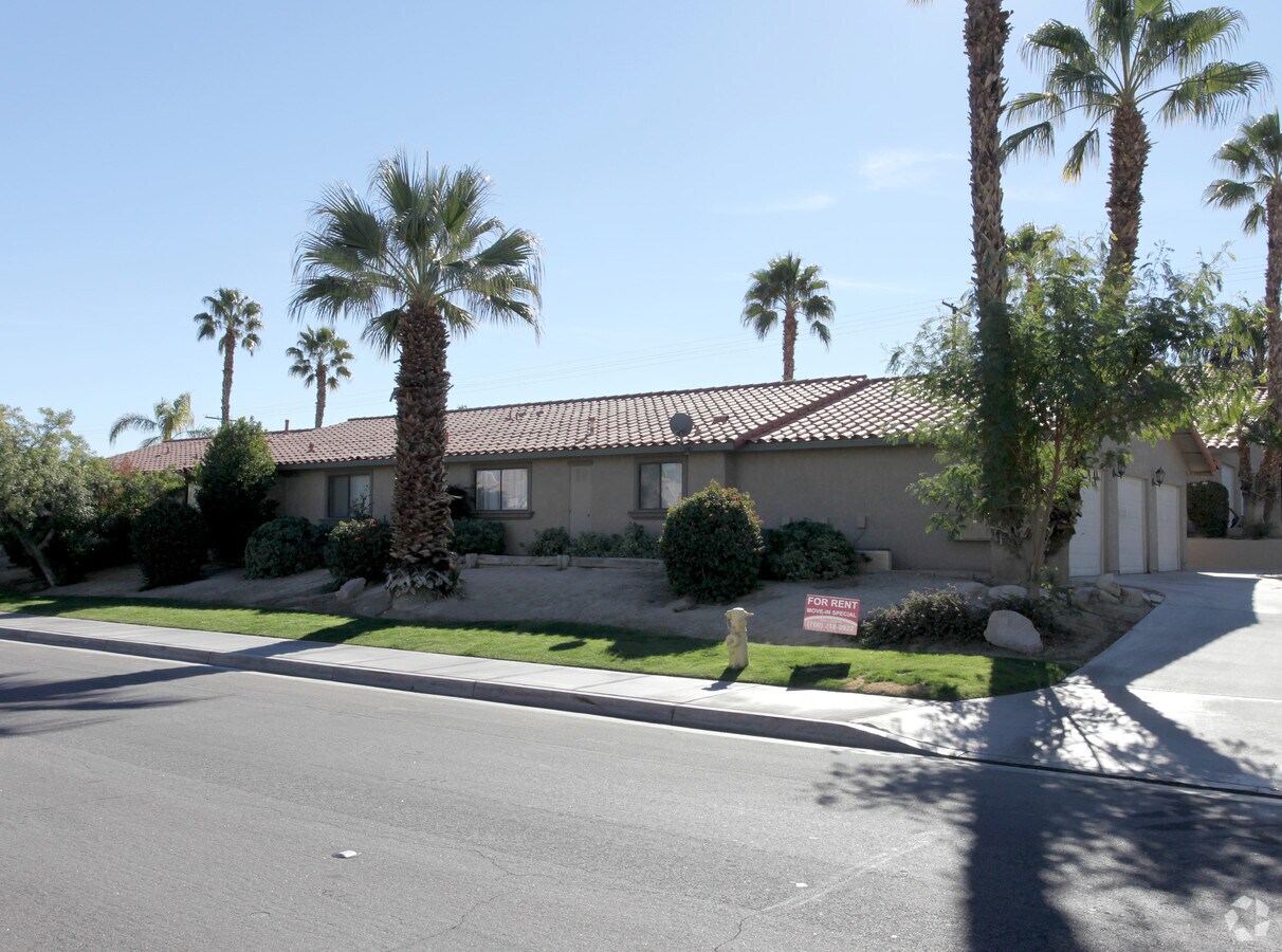 Photo - Bermuda Dunes Oasis