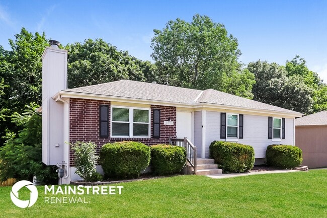 Photo - 1104 NE Lindsay Ave