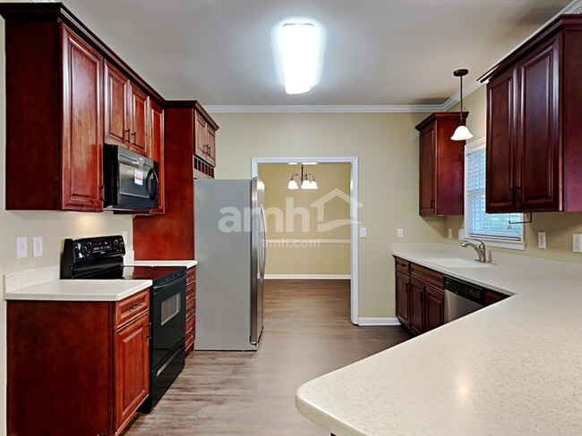 Photo - 2304 Water Lilly Way