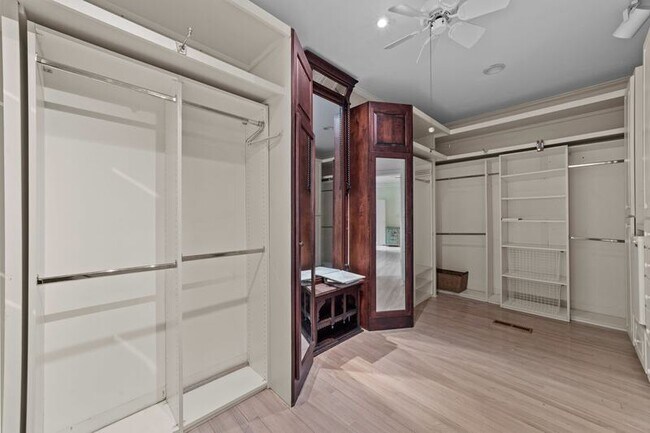 Photo - 221 Magnolia Ln