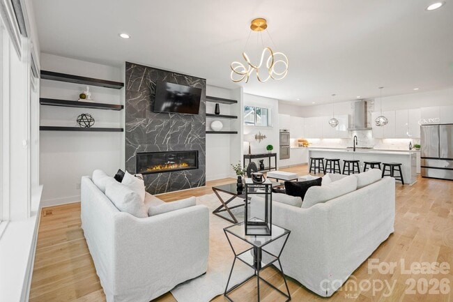Photo - 3008 Holt St
