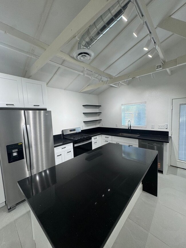 Photo - 800 Canosa Ave Unit 2