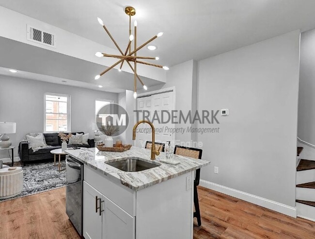 Photo - 758 Manor St