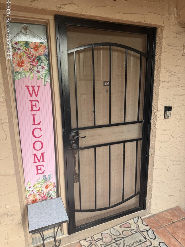 Building Photo - 1540 Riverside Dr Unit 12