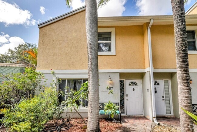 Building Photo - 307 SW 11th Ct Rental