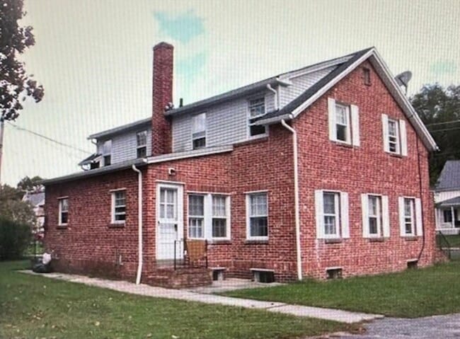 Photo - 144 Linwood St