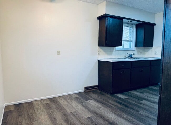 Photo - 2 bed and so much more!!!