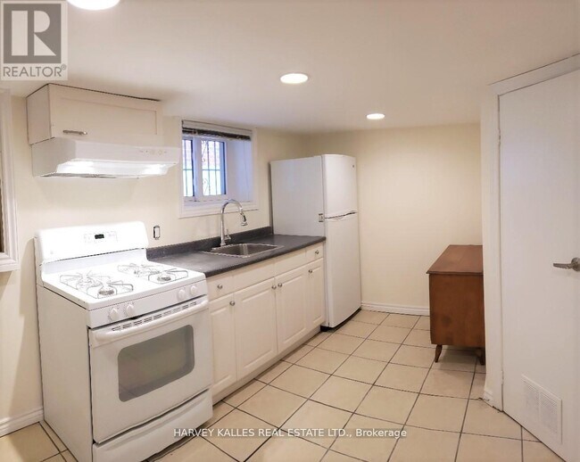 Photo - 541 Palmerston Blvd Unit 3