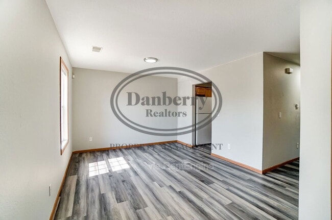 Photo - 1113 N Byrne Rd